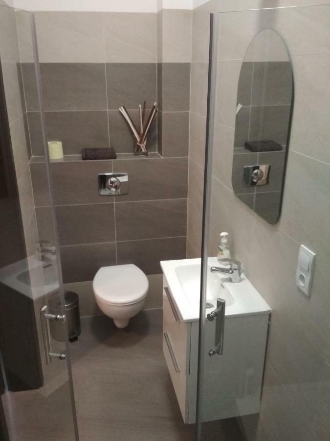 Apartament Scorpion Modlin Czosnów Esterno foto