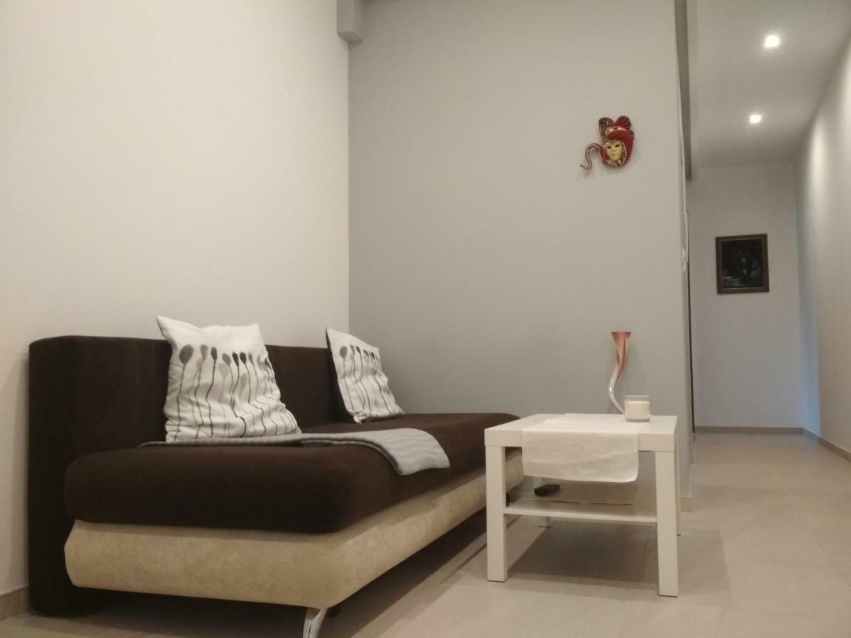 Apartament Scorpion Modlin Czosnów Esterno foto